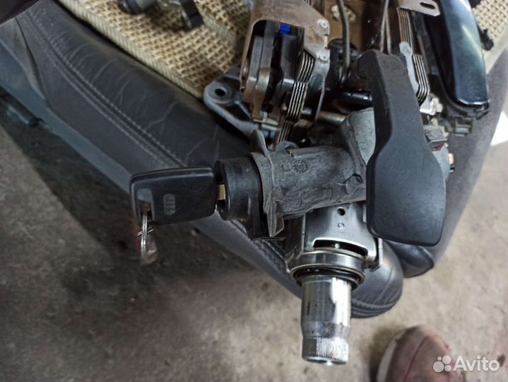 Audi a4b6 замок зажигания и личинка двери с ключом