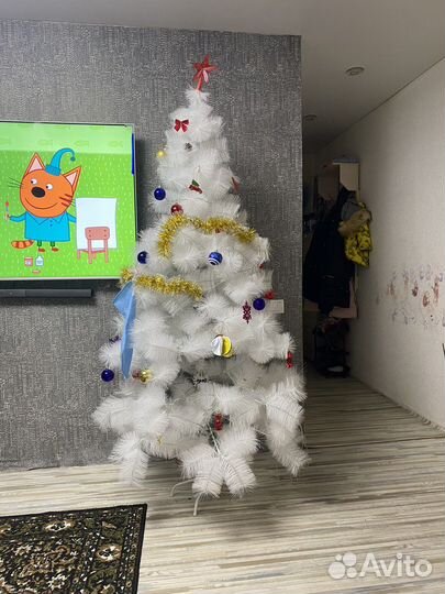 Елка искусственная белая 210