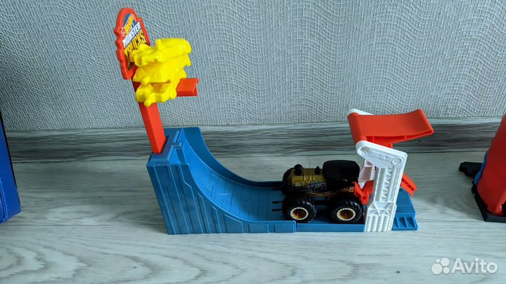 Hot wheels треки