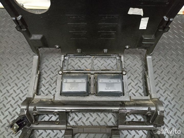 81617016224 Консоль торпедо центральная