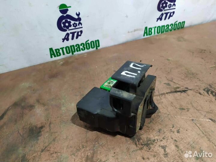 Замок передний правый Hyundai Solaris Kia Rio