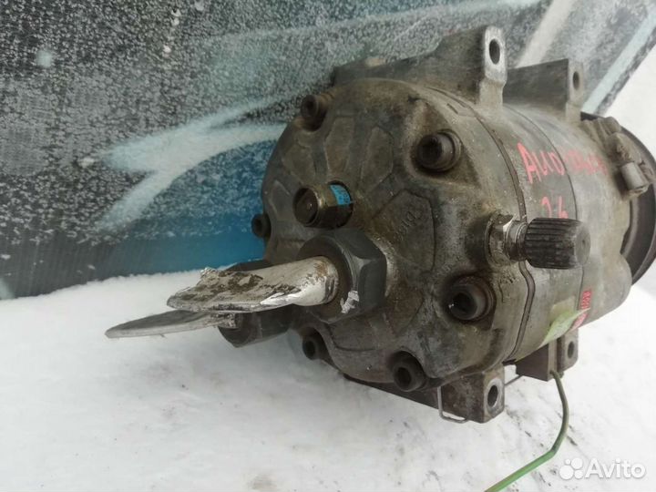 Компрессор кондиционера audi A6/100 C4