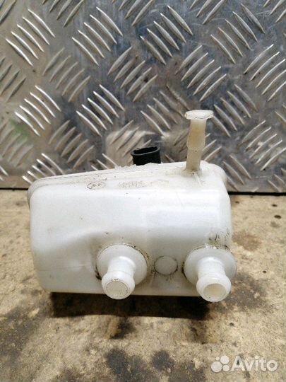 Бачок для тормозной жидкости LADA Largus LB K7M