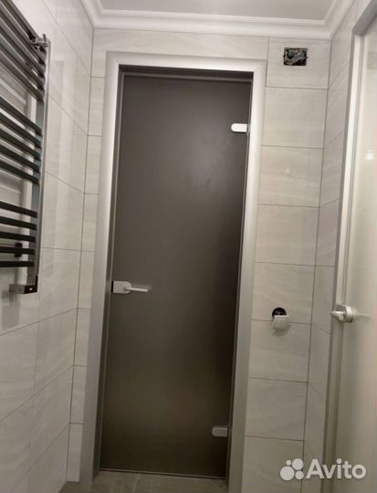 Стеклянная алюминиевая дверь