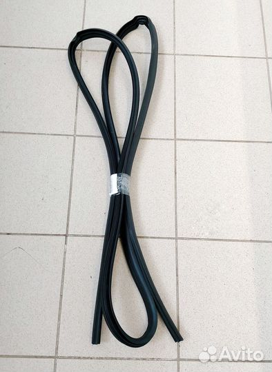 Уплотнитель двери Ларгус