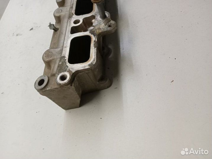 Коллектор впускной Volkswagen Passat B7 седан сaxa