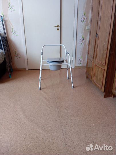 Санитарный стул туалет новый