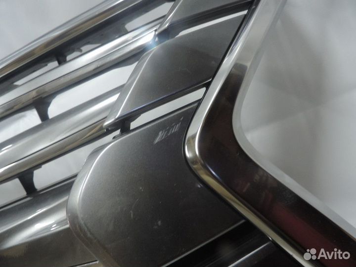 Решетка радиатора Lexus LX570 2015