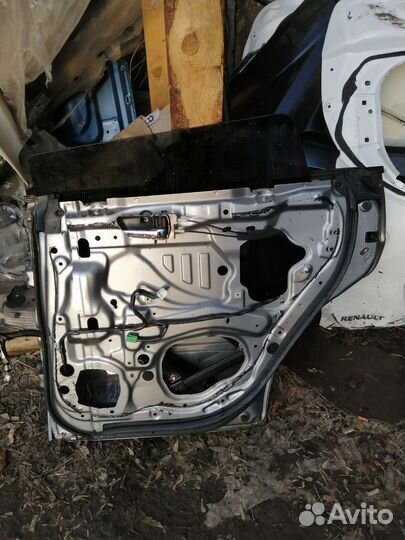 Дверь задняя правая на Субару Форестер SG