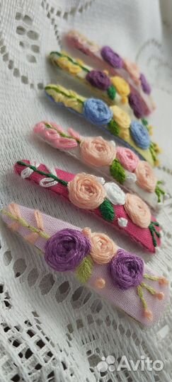 Бантики с вышивкой на 8 марта