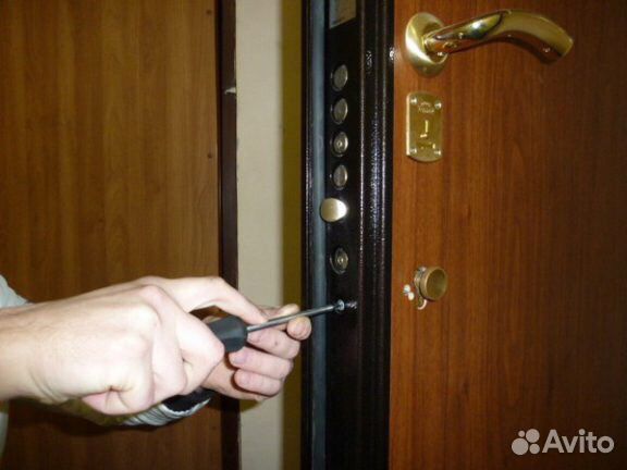 Вскрытие замена ремонт замков ручек личинок