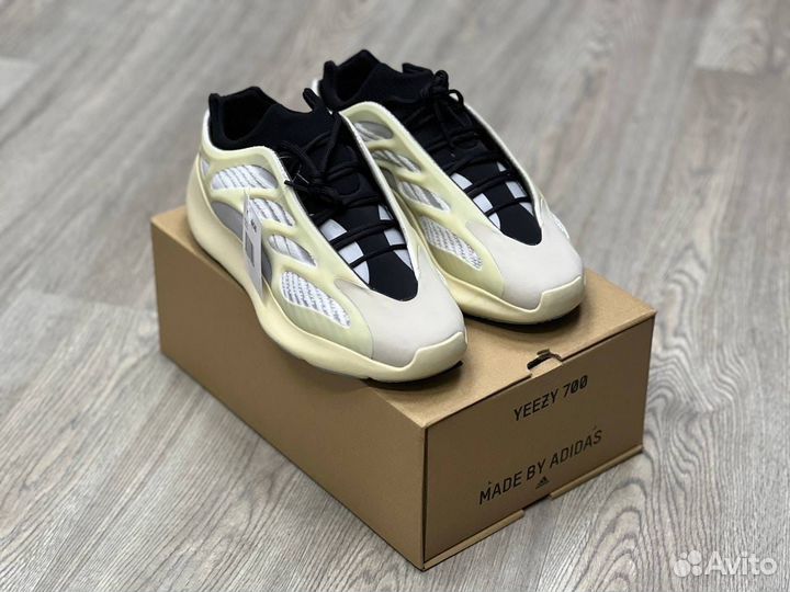 Кроссовки Adidas Yeezy 700 v3 Azael (36-45)