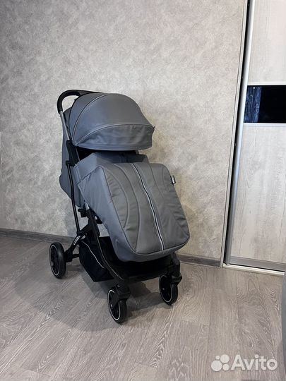 Новая всесезонная прогулочная коляска