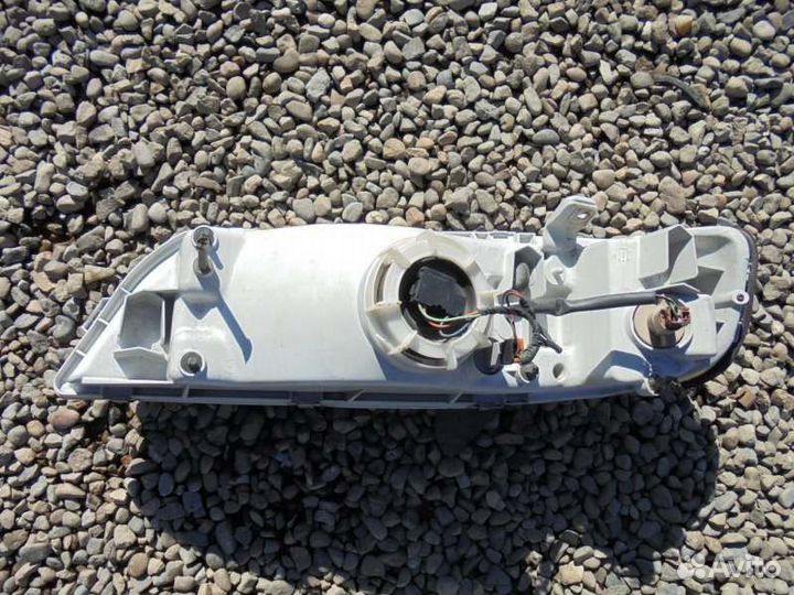 Фара правая Nissan Cefiro A32 1998