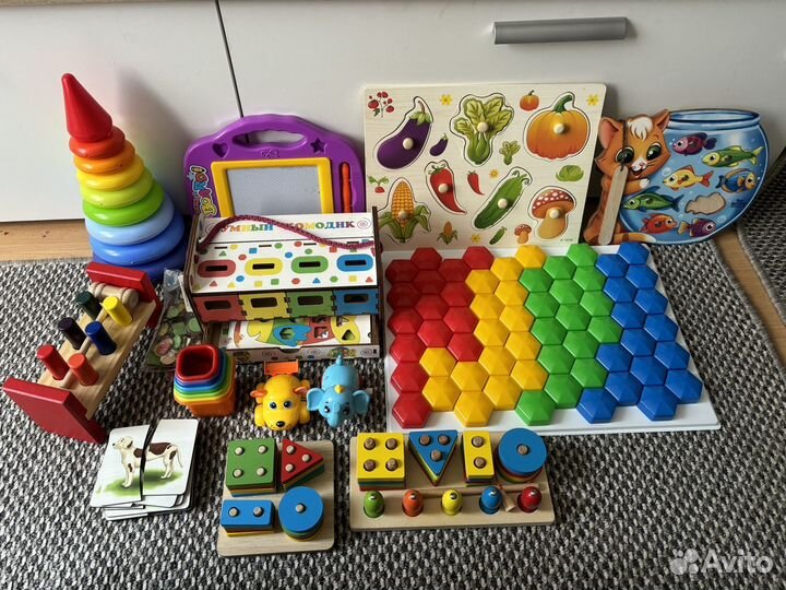 Развивающие игрушки пакетом