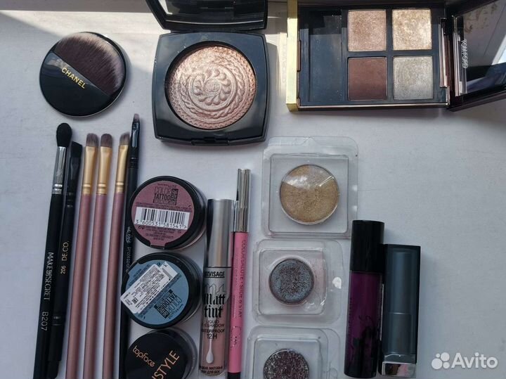 Тени Tom Ford, Chanel хайлайтер и др.косметика