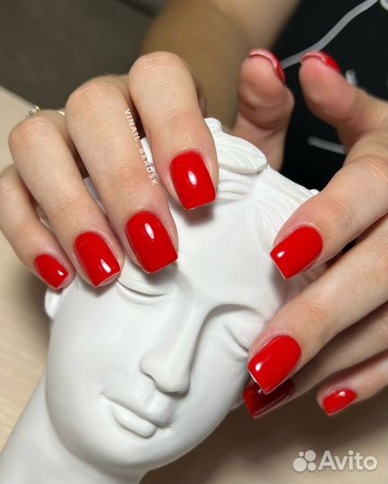 Мастер маникюра и педикюра