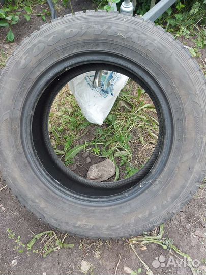 Goodyear UltraGrip 235/65 R17