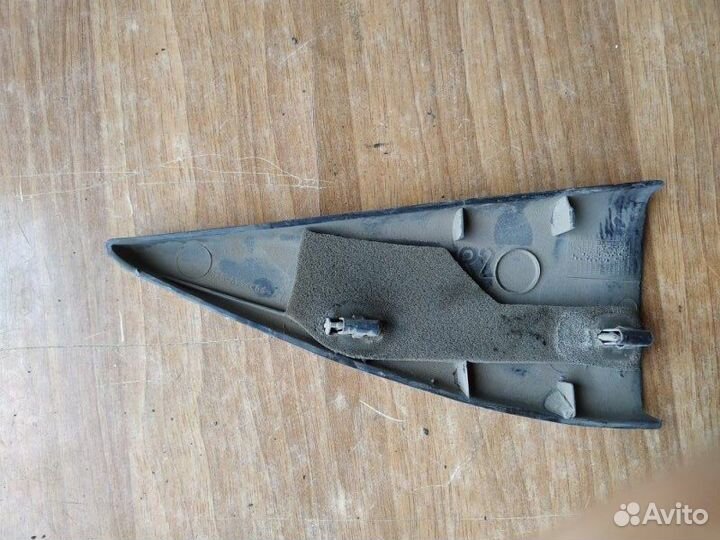 Накладка двери задняя правая Ford Focus 1 1.8 2003