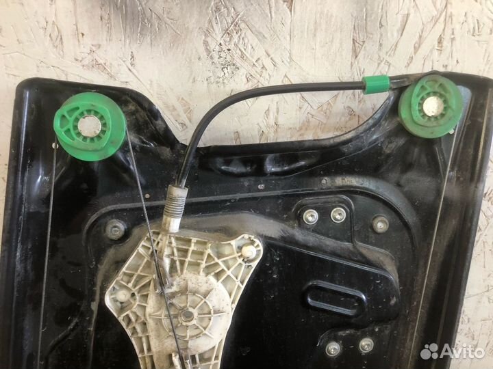 Стеклоподемник передний левый Discoveri 3