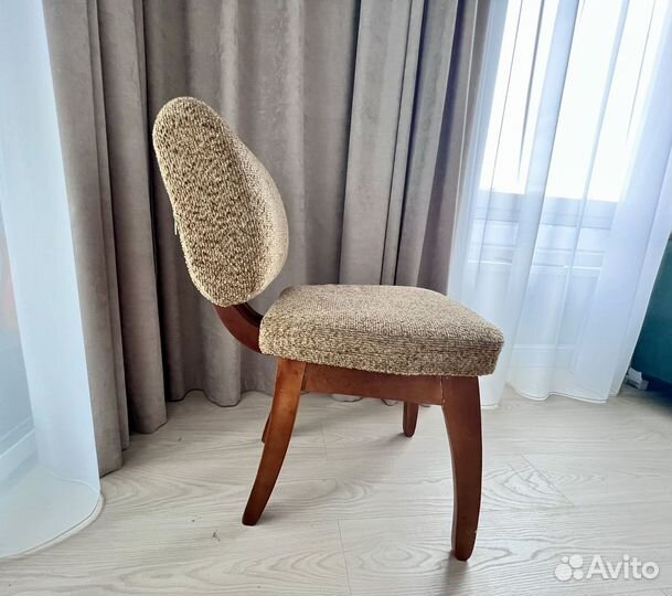 Мягкий стул со спинкой