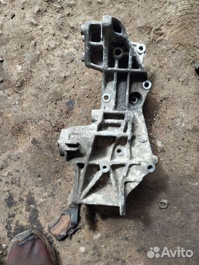 Кронштейн гур и вискомуфты Audi A4 b5