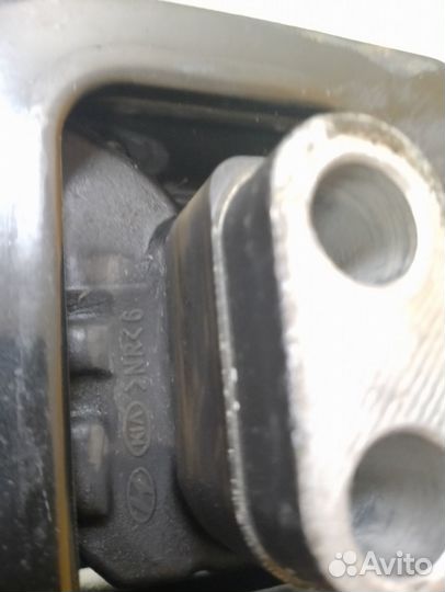 Опора (подушка) двигателя левая Hyundai ElantraVI