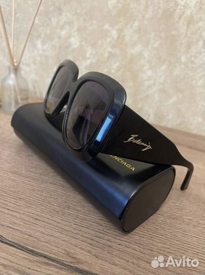 Солнцезащитные очки balenciaga