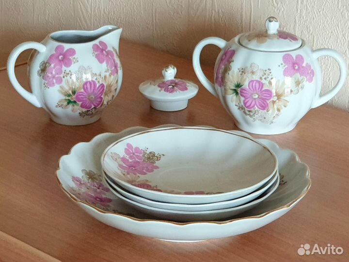 Чайные блюдца из сервиза 