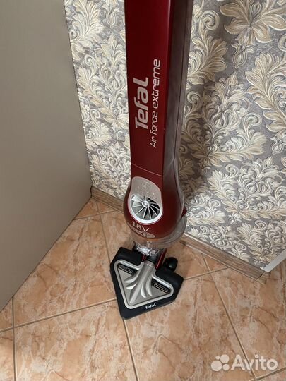 Пылесос Tefal беспроводной вертикальный компактный