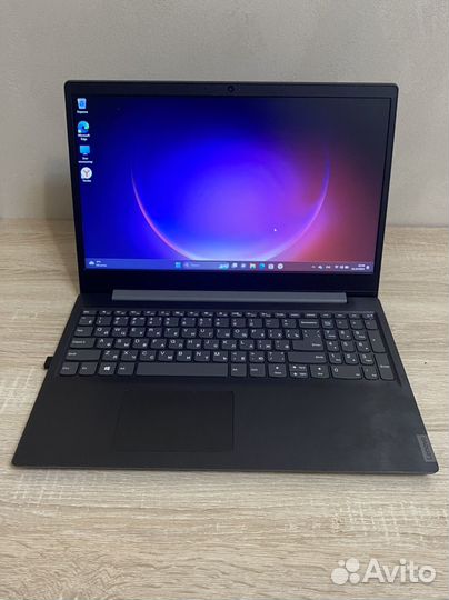 Современный шустрый ноутбук Lenovo