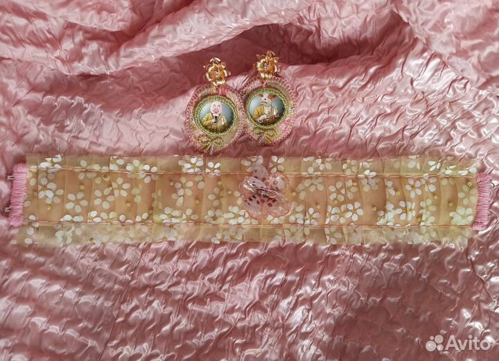 Чокер с ромашками и бабочкой