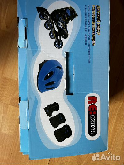 Набор роликовых коньков, шлем, защита