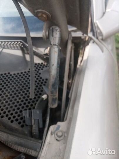 Амортизатор капота Opel Vectra B 1997