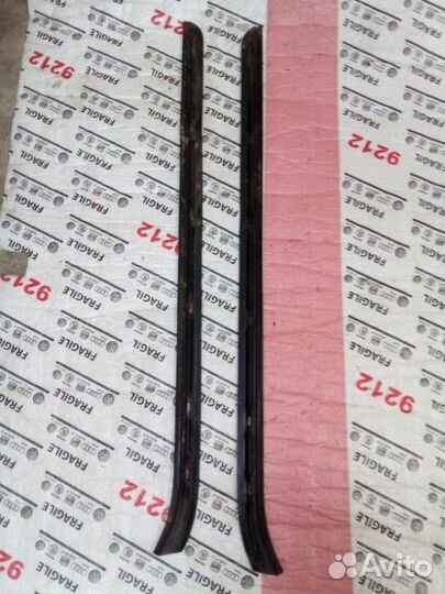 Молдинг лобового стекла Ford Mondeo 1993-2000