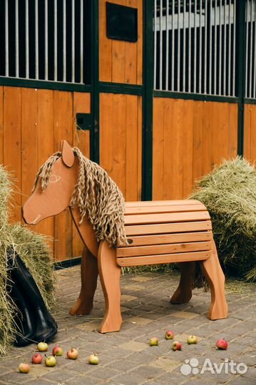 Декор для детской площадки. Деревянная Лошадк