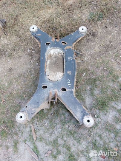 Подрамник Audi A8 D2