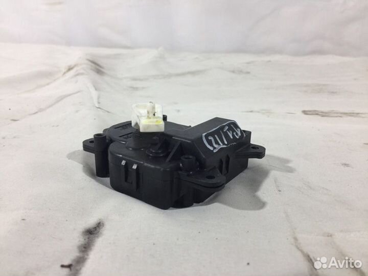 Сервопривод заслонок печки Lexus Ct200H 1 До