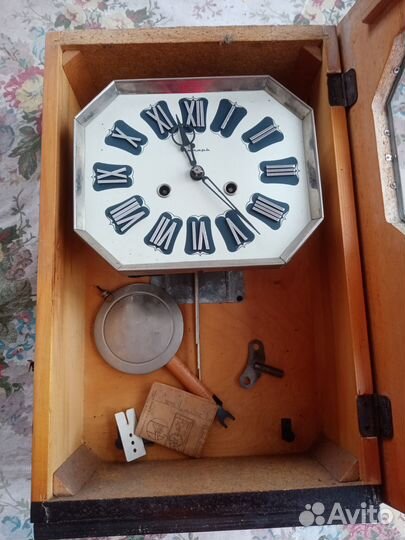 Часы настенные 