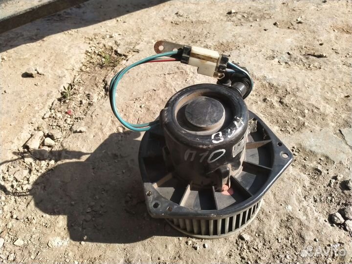 Моторчик печки с крыльчаткой на Nissan Primera P10
