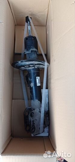 Стойка амортизатора Toyota corolla fielder KYB бу