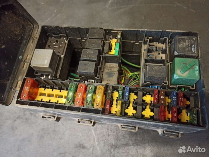 Блок предохранителей, проводка Ford Focus 1