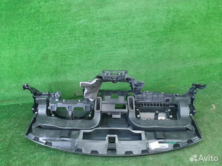 Торпедо Volkswagen Polo