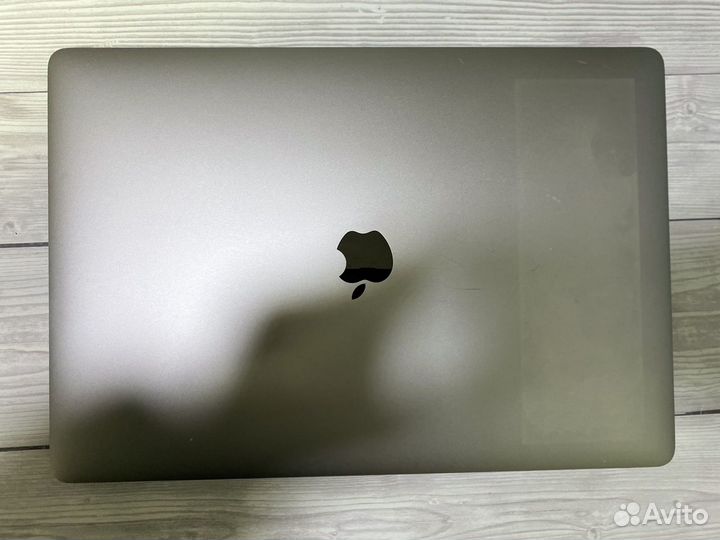 MacBook Pro 15” 2019 - i9, 32/1000, Vega 20