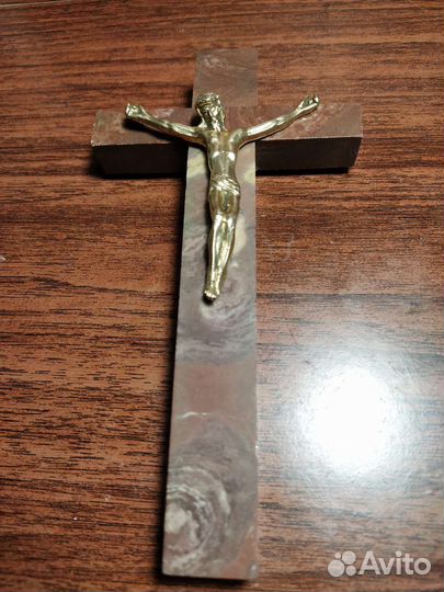 Крест с распятием