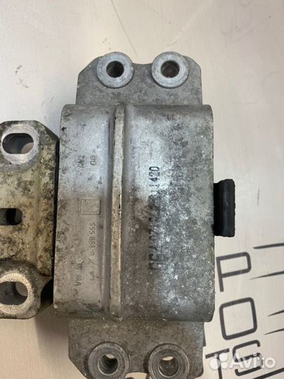 Подушка двигателя левая Volkswagen Passat B6 2.0