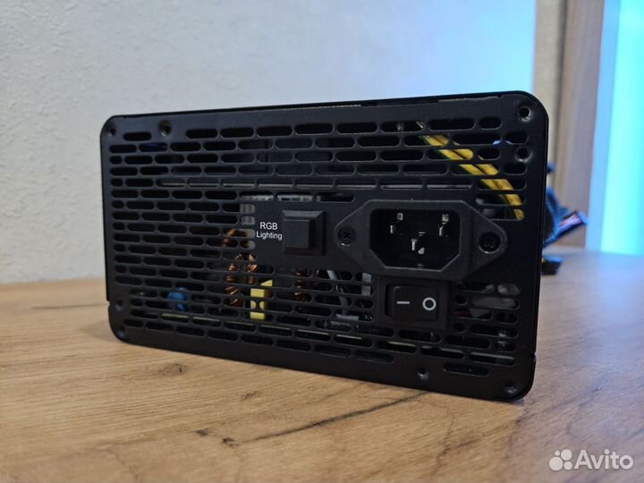 Блок питания Thermaltake SMART RGB 700W