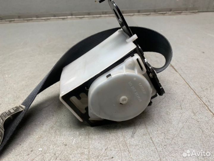 Ремень безопасности задний Mitsubishi Lancer 9