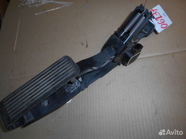 Педаль газа W211 A2113000404