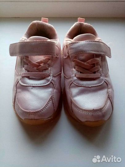 Кроссовки на девочку